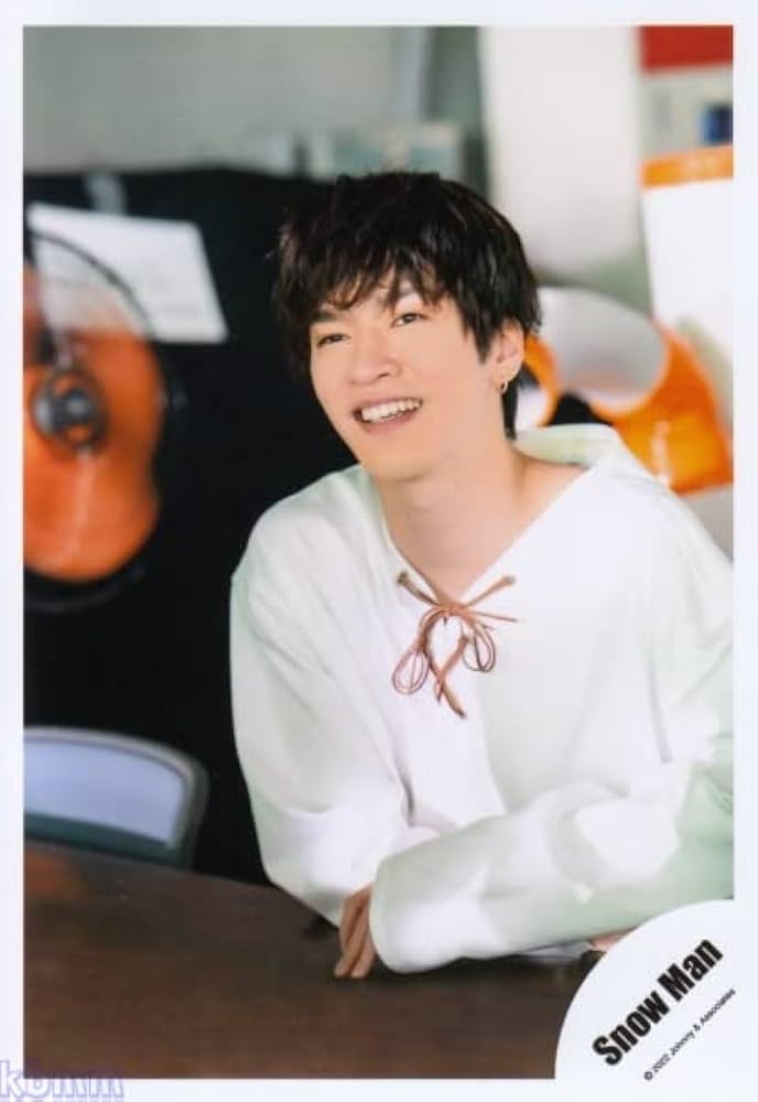 Amazon.co.jp: Snow Man 公式 生 写真（深澤辰哉）SM01918