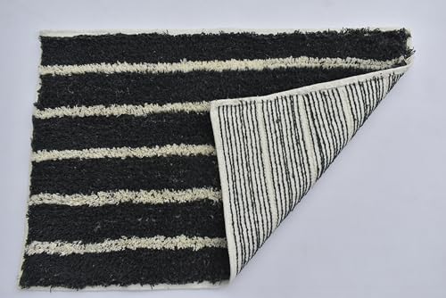 Image of Embossed Super Soft Anti Skid (40x60 cm) Super Absorbent Mats Microfibre 2000 GSM Door Mats for Home /Bathroom /Bedroom /Kitchen /Floor Mat (Pack of 1) Pattren - Solid (Slim line Grey)