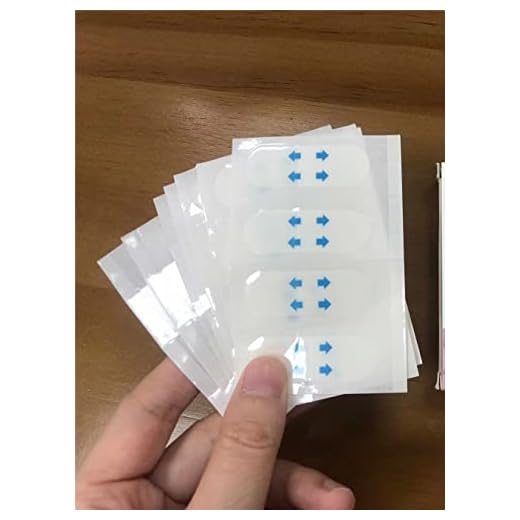 Face Tape,100PCS Face Lift Tape,Face Lift Tape Invisible,Facelift Tape for Face Invisible,Face Lifting Tape,Instant Makeup Face Lift Tools for Hide Facial Wrinkles Double Chin Lifting Saggy Skin