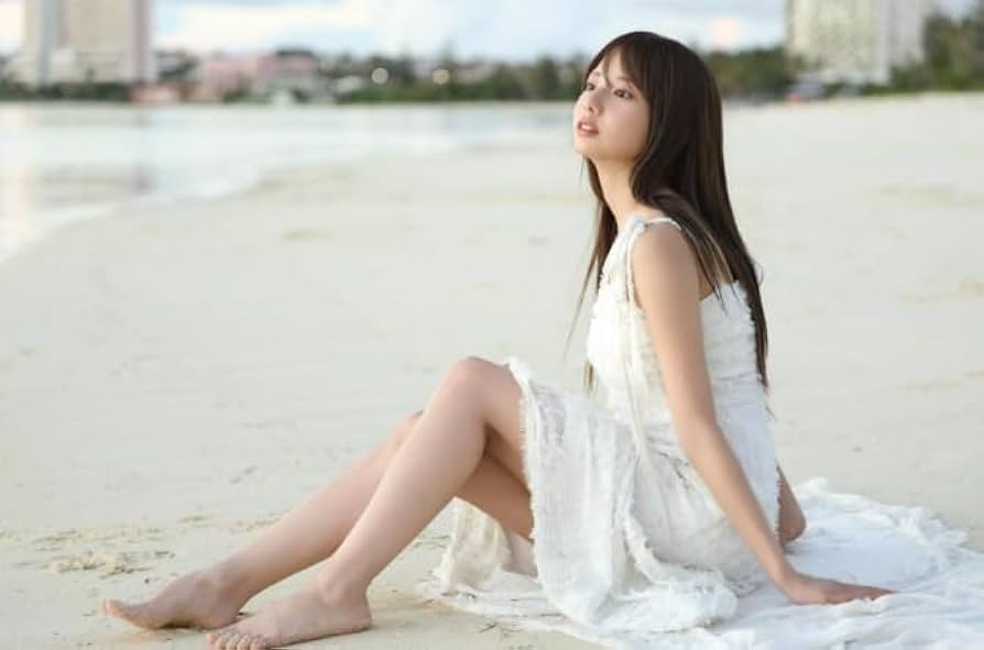 Amazon.co.jp: 林祐衣 1st写真集（PALETTE） : 講談社: おもちゃ