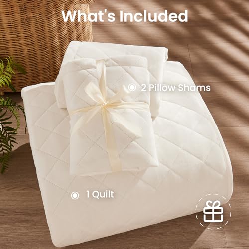 L'AGRATY Velvet Quilt Queen Size: 3-Piece Reversible Luxury Velvet Bedding Comforter Set - Lightweight Oversized Quilted Bedspread Coverlet with 2 Pillow Sham for All Season - Cream White Quilt