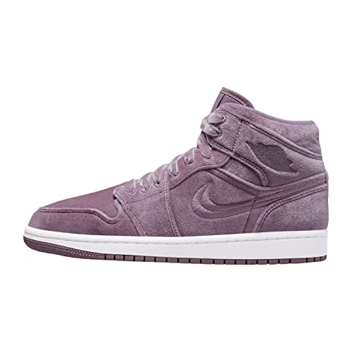 Image of Nike Women's Air Jordan 1 Mid SE Sneaker