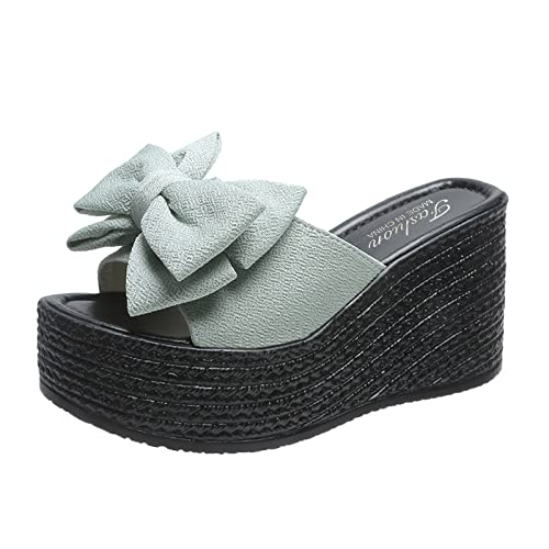 Pantoufles bouche de poisson : finis les pieds chauds avec ce style vert