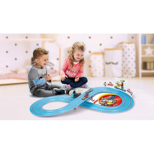 Carrera - 20063045 First I Mickeys Fun Race I Die erste Rennbahn für Kleinkinder mit Disney Figuren I 2,4 Meter Spielbahn Ergonomische Handregler I Mit Kreisel für extra Spielspaß