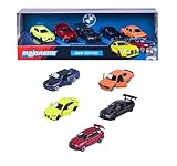 Fabrication en métal die-cast de haute qualité avec finitions réalistes, y compris roue libre, suspension fonctionnelle et pièces mobiles telles que les portes ou le capot, offrant une expérience de jeu plus complète, robuste et durable