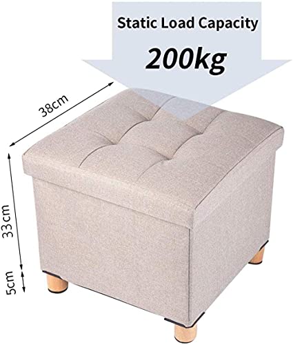 Rembourrage doux pour ce repose-pieds cube résolvant le manque de rangement