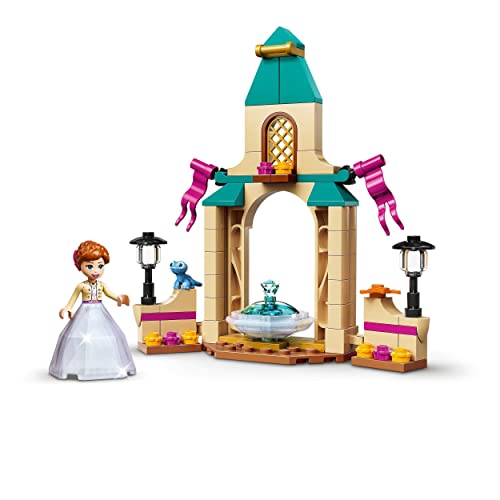 LEGO Disney 43198 La cour du château d'Anna - vue 3