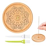 Soportes versátiles de latón: Los soportes centrales de incienso están hechos de latón y ofrecen cuatro tamaños diferentes, adaptándose a todo tipo de varillas de incienso. Con un diámetro de 12 cm, el quemador recoge la ceniza de manera eficiente, garantizando una experiencia limpia y práctica