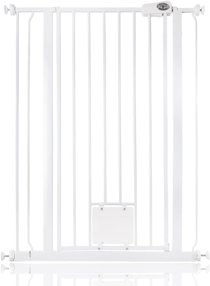 Bettacare Cancelletto per Animali con Gattaiola Bloccabile, 81,4cm - 89cm, Bianco, Altezza di 104cm, Barriera di Sicurezza Extra Alta per Cani con Gattaiola