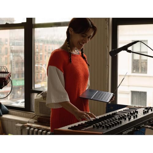 Apple 2022 13'' MacBook Air with M2 chip, 8 core CPU, 10 core GPU, 16GB RAM, 1TB SSD Storage - Space Gray (Z15T0005K) - Image 2