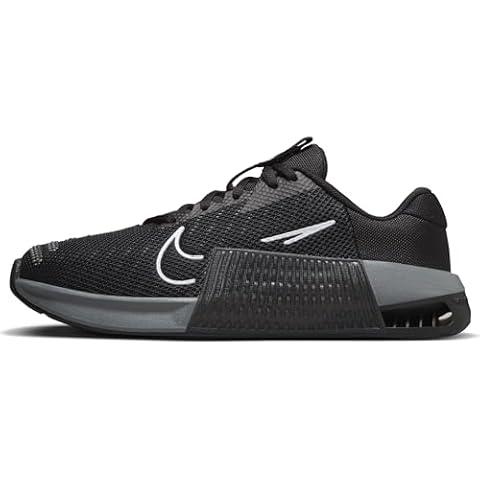 NIKE Women's Metcon 9 Training Sneaker Cover