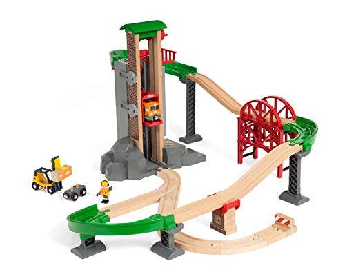 BRIO World 33887 Großes Lagerhaus-Set mit Aufzug - Zubehör Holzeisenbahn - Konstruktionsspielzeug empfohlen für Kinder ab 3 Jahren