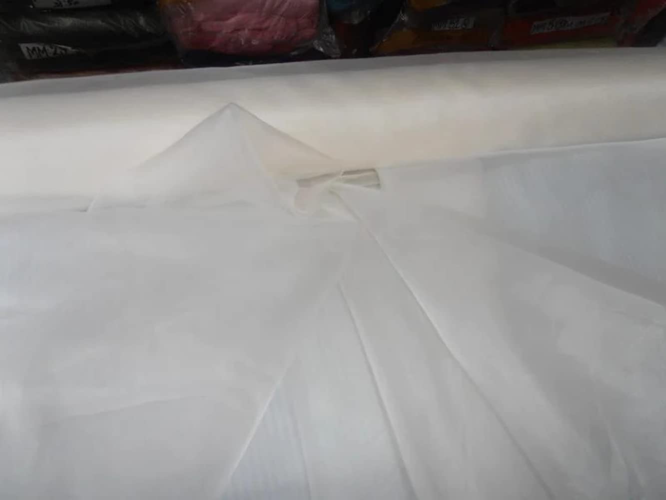 50 yardas de organza 100% seda china color blanco roto 44/54 pulgadas de ancho, 7 momme teñido blanquecino 54 pulgadas