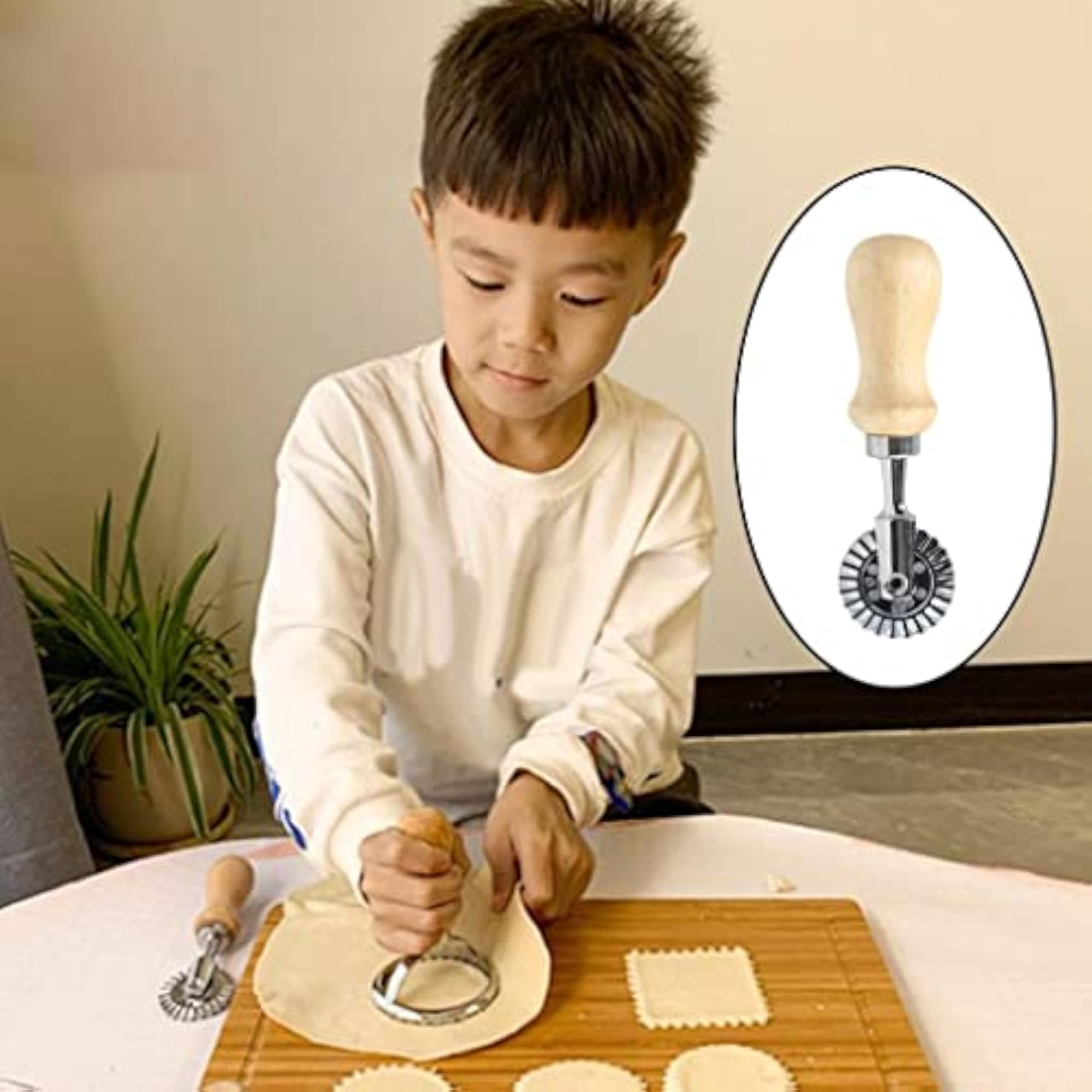 Classical Ravioli Stamp Cutter Mould with Wooden Handle