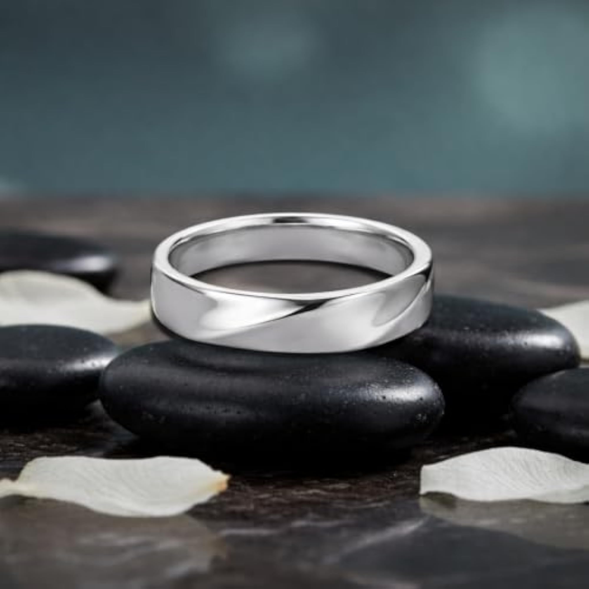 Women's Classic Fluid Silver Band Ring, Elegant Style