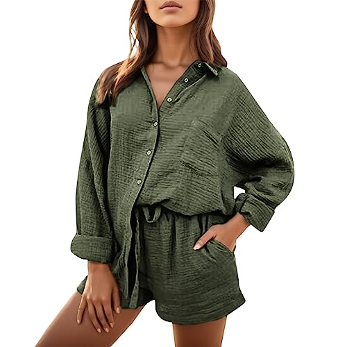 Ensemble chemise surdimensionnée et short résolvant le dilemme du look de mi-saison