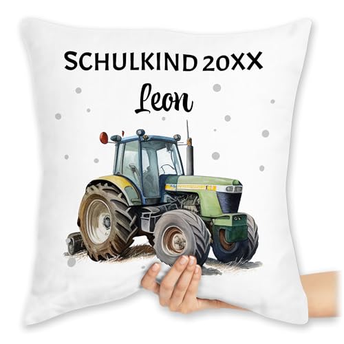Kissen 40x40 Zierkissen - Einschulung Geschenk Traktor Schulkind Jahreszahl mit Name personalisiert I Trecker Geschenk Schulanfang I Schulbeginn - 40 x 40 cm - Weiß - schulanfänger Schule