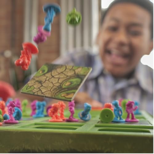 Buffalo Games Hold Your Ground juego de mesa miniatura 4