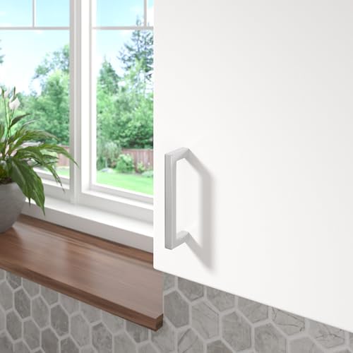 Image of Richelieu | Lambton 3 3 /4-inch (96 mm) Brushed Nickel Cabinet Pull Handle