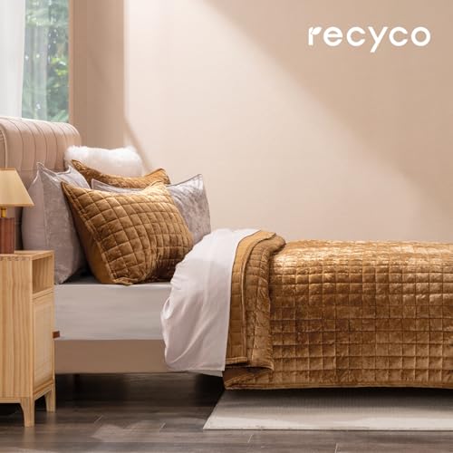 RECYCO Luxury Velvet Quilt Set Full Queen Size Bedding Sets, Ultra Soft Velvet Comforter Set, Lightweight Channel Box Stitch Oversized Bedspread Coverlet for All Season, with 2 Shams, Caramel Gold