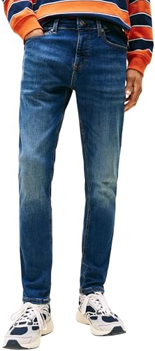 MATERIALE E LAVAGGIO: Questi pantaloni sono realizzati al 50% in cotone rigenerato, al 22% in cotone, al 20% in cotone riciclato, al 6% in poliestere riciclato e al 2% in elastan. Sono lavabili in lavatrice e adatti all’asciugatrice.