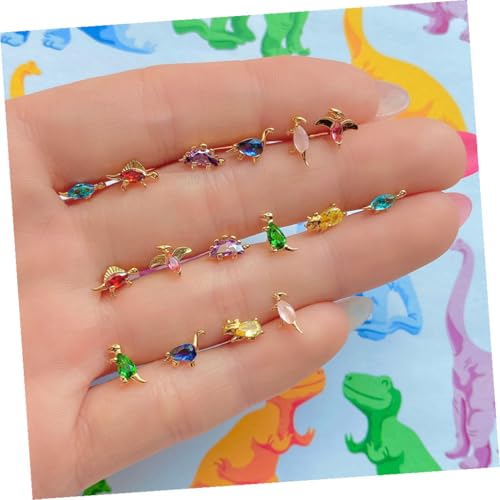 Pendientes de de cartón dorados Gatuida para dar un toque alegre a tus looks diarios 6