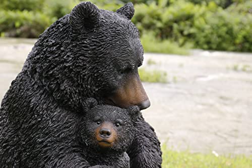 Estatua de oso madre e hijo abrazándose grande miniatura 4
