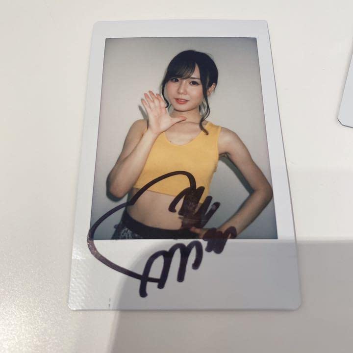 Amazon.co.jp: 坂道みる miru サイン入りチェキ チェキ : おもちゃ