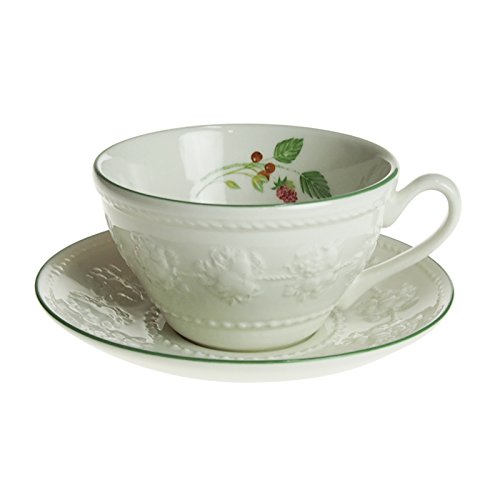 Amazon｜Wedgwood (ウェッジウッド) フェスティビティ ラズベリー 磁器