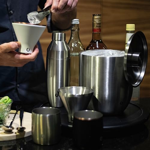 Accesorios de bar para el hogar Snowfox con coctelera aislada de 22 onzas y vasos 8