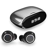 Touchscreen Bedienung: Mit fortschrittlichem intelligenten Touchscreen-Design ist Sportkopfhörern bequem zu bedienen, besser als die herkömmliche Tastenbedienung. Berühren Sie einfach das Kabellos Ohrhörer, kann Musik abzuspielen/pausieren, Lied /-, Lautstärke /-, Anrufe anzuhängen/aufhängen und Siri zu aktivieren. Mit einem ergonomischen Design ist In-Ear-Kopfhörern perfekt für Ihre Ohren und fühlt keine Schmerzen, auch wenn sie für längere Zeit getragen werden.