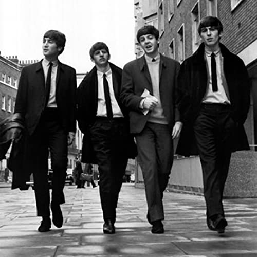 The Beatles – Street Laminated Poster Print (22 x 34) - Les Beatles, Paul McCartney, John Lennon, RIngo Starr, George Harrison The Beatles - Street Laminated Poster Print (22 x 34)