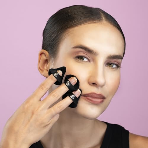 Image of PAC Pizza Puff Black Mini | 99% Soft Natural Cotton | Ideal for Under Eyes & Precise Application