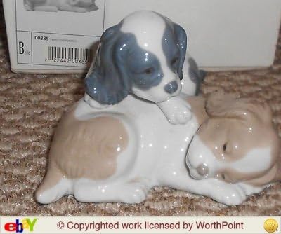 NAO Lladro Figurine Spoiled Puppies Perritos Mimosos #385