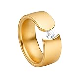 Der Bandring, der auch als Designerring oder Verlobungsring auf sich aufmerksam macht ist aus nickelfreiem Edelstahl gefertigt, ist antiallergen und kann von Allergikern getragen werden.