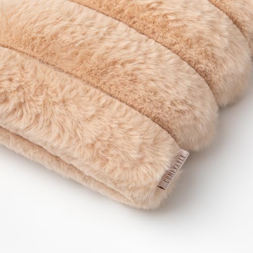 Comfyable Small Crossbody Bag for Women – Faux Fur Fluffy Quilted Cell Phone Purse with Strap, Mini Plush Furry Puffer Pouch4