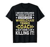 Photo Gallery cool sedia a rotelle allenatore di tennis divertente giocatore di tennis umorismo maglietta Photo Gallery cool sedia a rotelle allenatore di tennis divertente giocatore di tennis umorismo maglietta