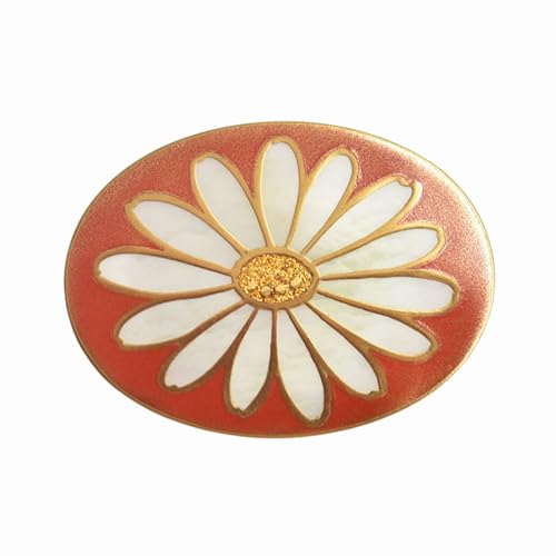 デイジー蒔絵 白蝶貝帯留 デイジー 花 白蝶貝 漆塗り 漆 蒔絵 帯留 帯留め アクセサリー 和装 着物 和服 ギフト 伝統工芸 工芸品 国産 日本製 うるしアート 復興 震災 コロナ 能登半島地震復興支援 北陸新幹線