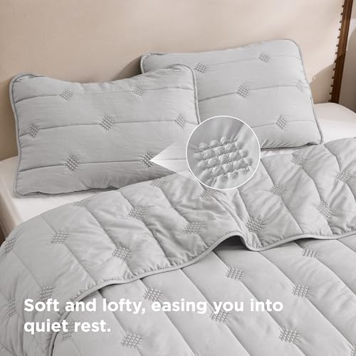 Image of Bedsure Lightweight Comforter King Size - Extra Soft & Breathable Quilt Set, 3 Piece Prewashed Cotton-Like Polyester Bedding, Includes 1 Quilt 106x96 Inches with 2 Shams, Machine Washable, Light Grey
