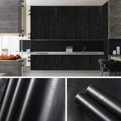 Papier peint effet bois noir pour relooker un plan de travail de cuisine moderne