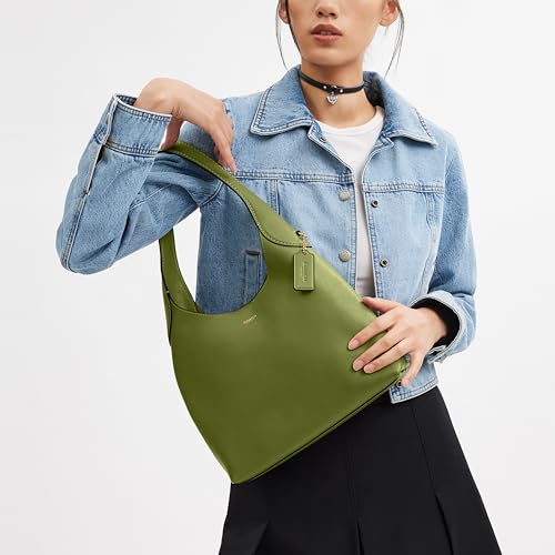 Image of COACH Brooklyn Shoulder Bag 28 in Straw