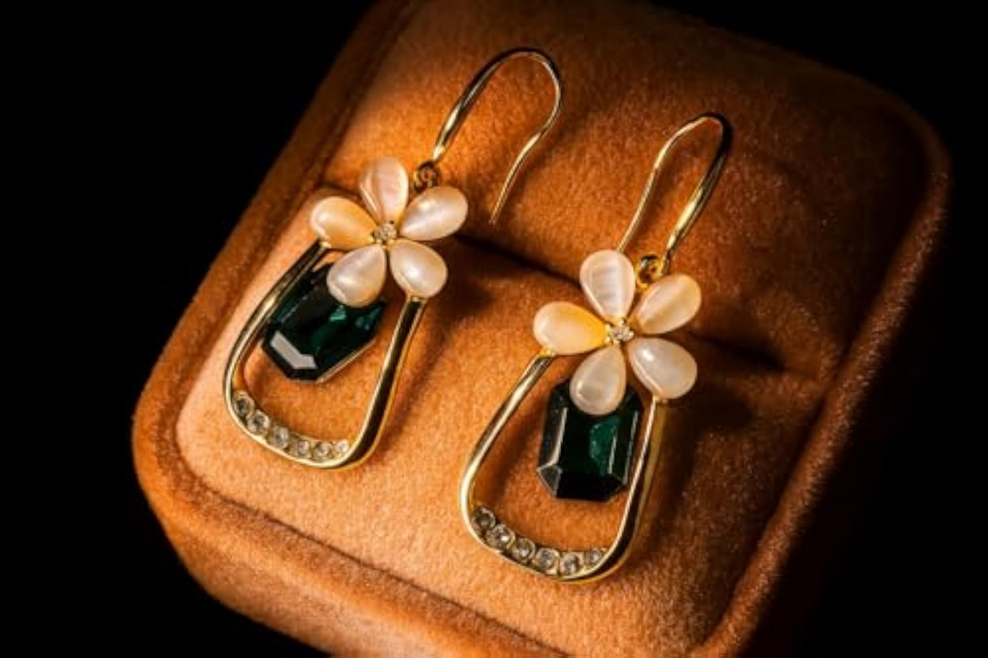 Women's Grass Texture Gold Tone Earrings, Stylish Design