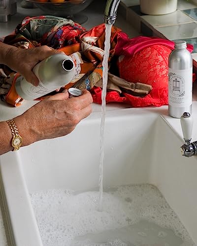 Total Wardrobe Care Laundry Detergent Liquid Natural Delicate Wash Protect Finest Cashmere and Wool With the Highest Eco Credentials (250ml) 16 Washes - Image 4