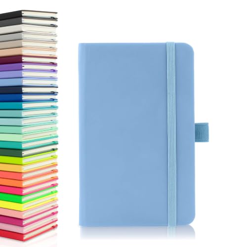 Notes London Quaderno Eco A6 con pagine a righe, passante per penna, nastro, segni di data e tasca di carta, diario tascabile con copertina rigida, carta di provenienza sostenibile (Blu Pastello)