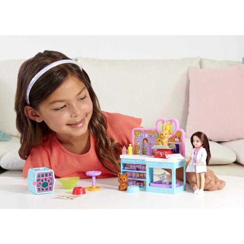 Barbie Chelsea muñeca y accesorios con set veterinaria miniatura 2