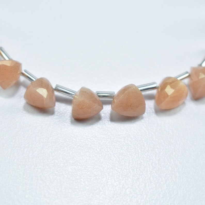 Naturalny brzoskwiniowy kamień księżycowy, trylion fasetowanych koralików, 6-7,5 mm, długość 15 cm, tworzenie biżuterii, koraliki z kamieni szlachetnych do naszyjnika, bransoletki