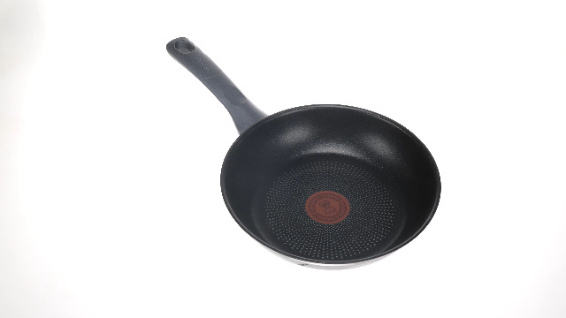 Tefal Dailycook: La Padella Wok In Acciaio Inox Da 28 Cm Che Aspettavi Per Saltare La Pasta Come Uno Chef!