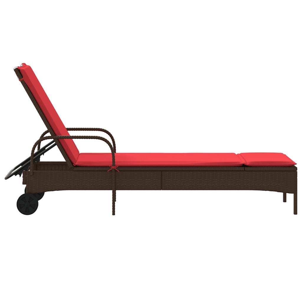 Tumbona de polirratán con ruedas y cojín rojo | Cómoda tumbona de jardín con respaldo ajustable en 3 posiciones y cojín suave para terraza y piscina.