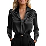 marie parfaitement avec un pantalon tailleur pour une tenue professionnelle ou une sortie élégante en toute saison
