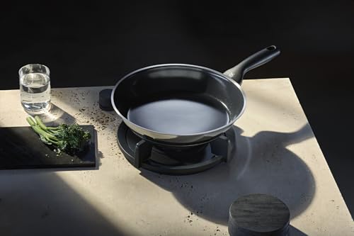 WMF Ceradur Profi Bratpfanne Induktion 28 cm, Keramikpfanne, Cromargan Edelstahl beschichtet, Keramikbeschichtung, Kunststoffgriff – Ansicht 2